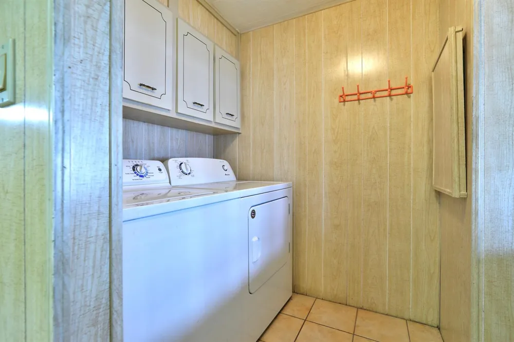 705 HYACINTH CIRCLE Barefoot Bay, FL 32976
