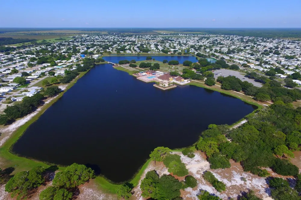 705 HYACINTH CIRCLE Barefoot Bay, FL 32976