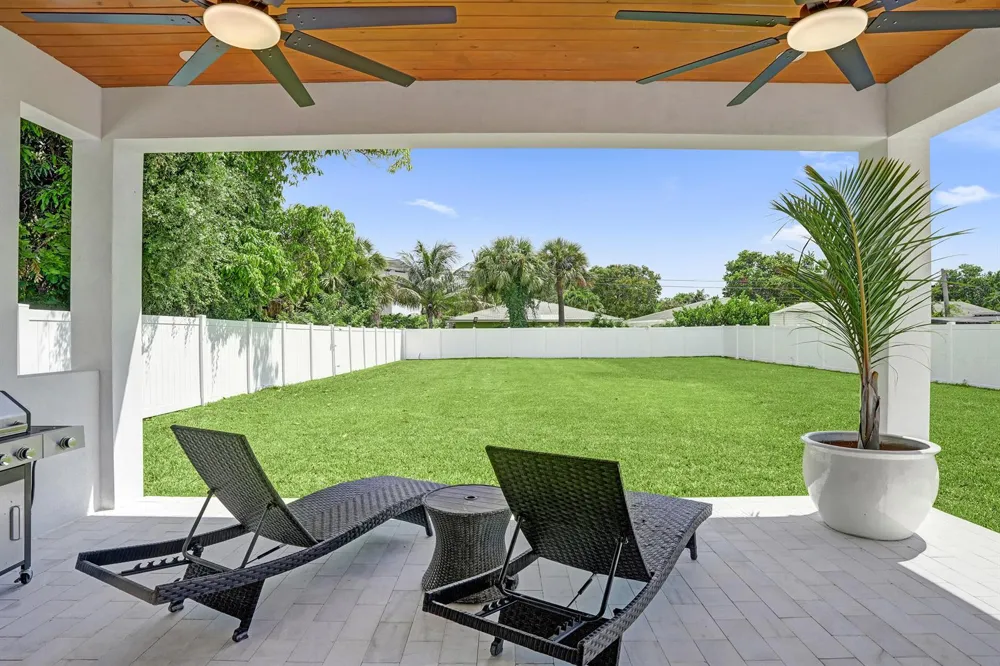 202 SE 4TH STREET Delray Beach, FL 33483