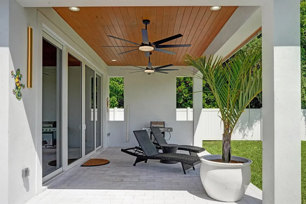 202 SE 4TH STREET Delray Beach, FL 33483