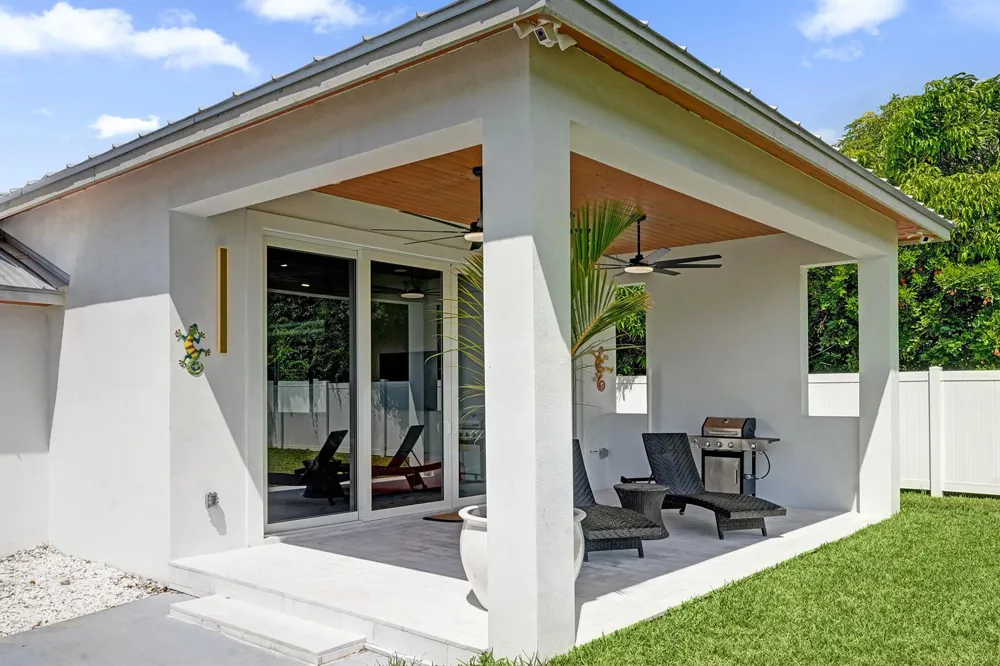 202 SE 4TH STREET Delray Beach, FL 33483