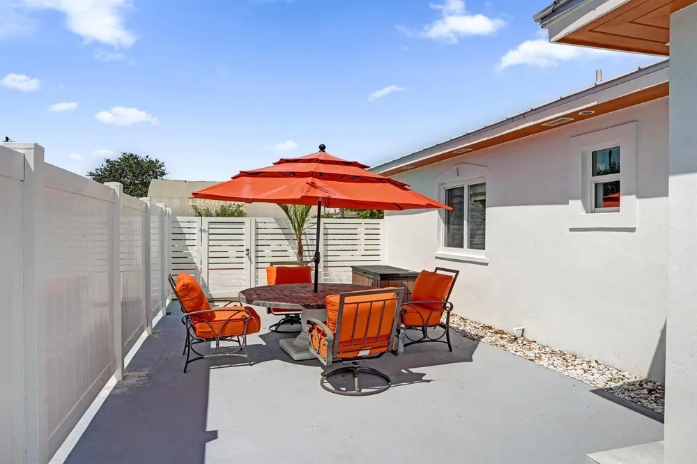 202 SE 4TH STREET Delray Beach, FL 33483