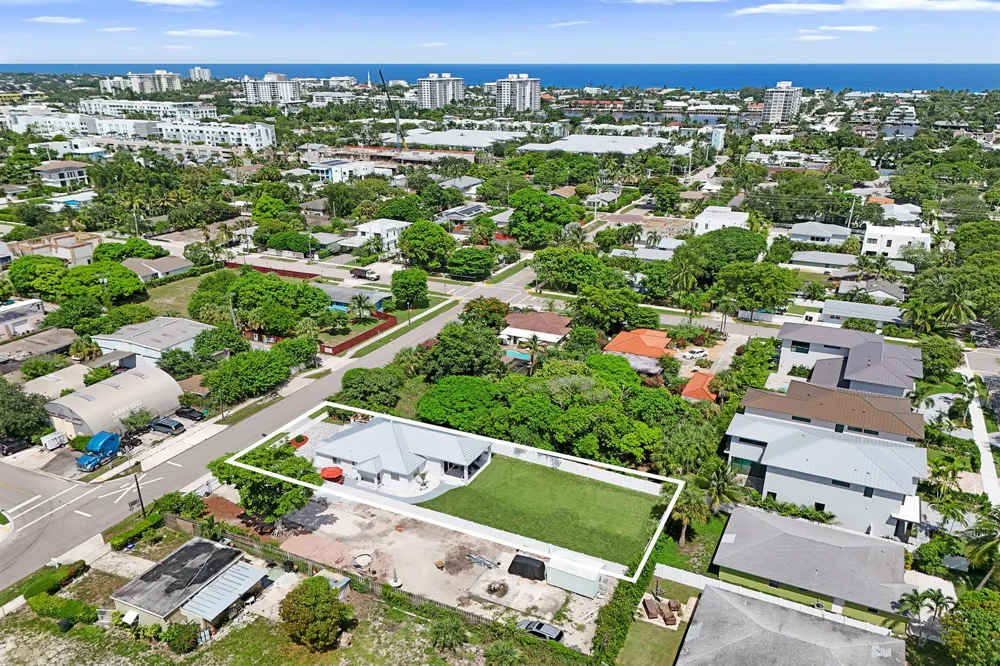 202 SE 4TH STREET Delray Beach, FL 33483