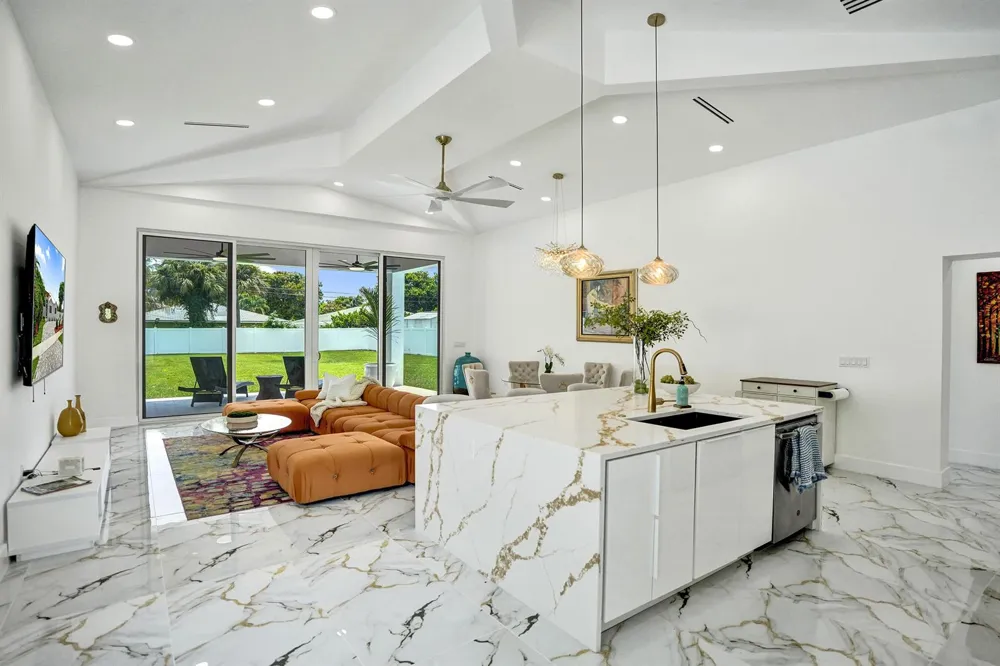 202 SE 4TH STREET Delray Beach, FL 33483