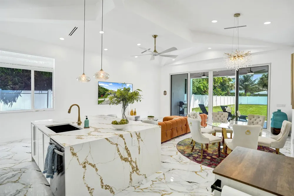 202 SE 4TH STREET Delray Beach, FL 33483