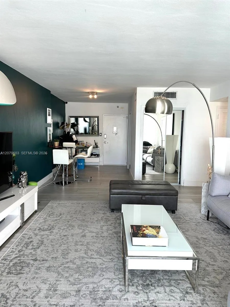 1000 West Ave #PH27 Miami Beach, FL 33139