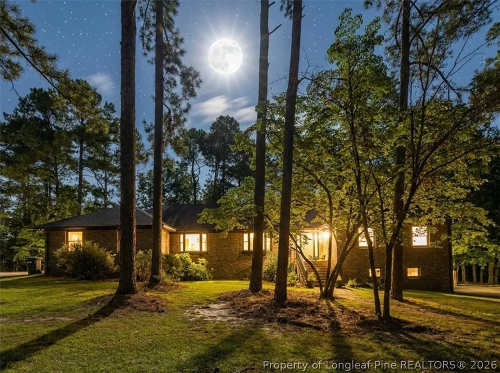 1235 E Hedgelawn Way Southern Pines, NC 28387