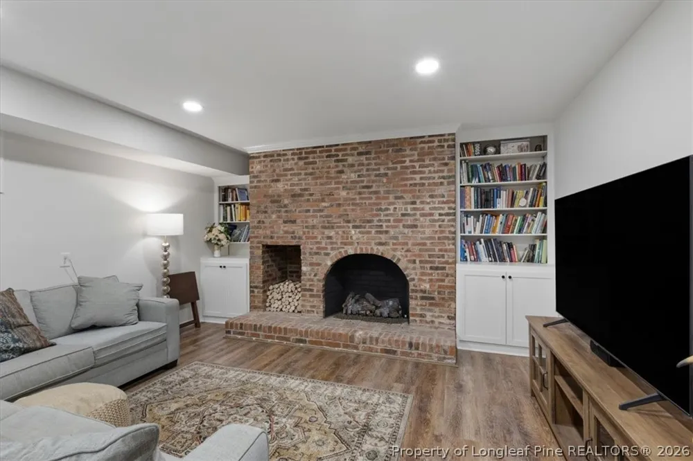 1235 E Hedgelawn Way Southern Pines, NC 28387