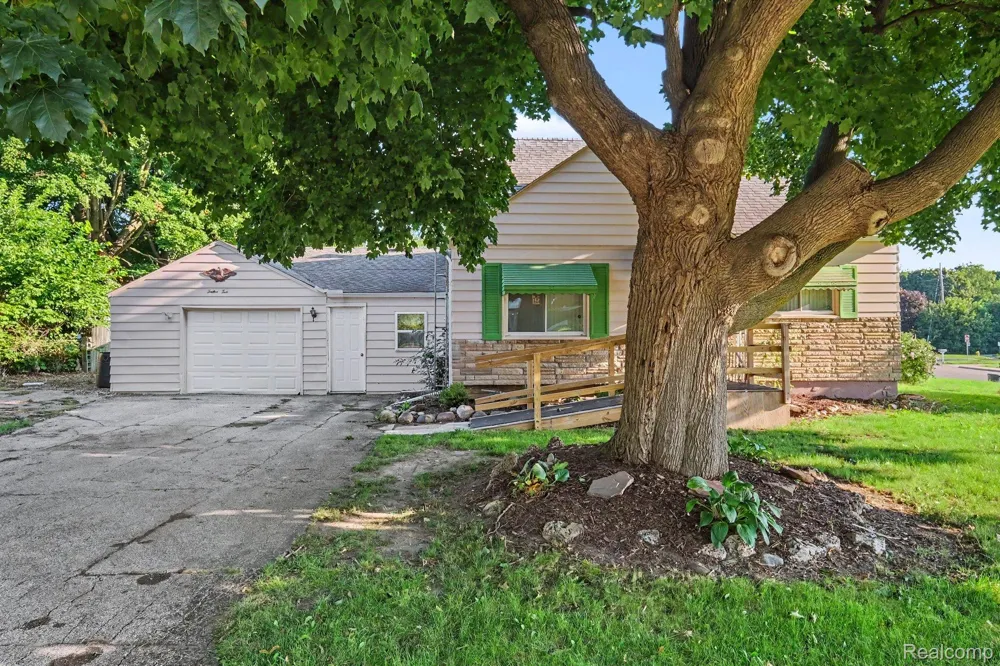 1210 Simca Street Flint Charter Township, MI 48507