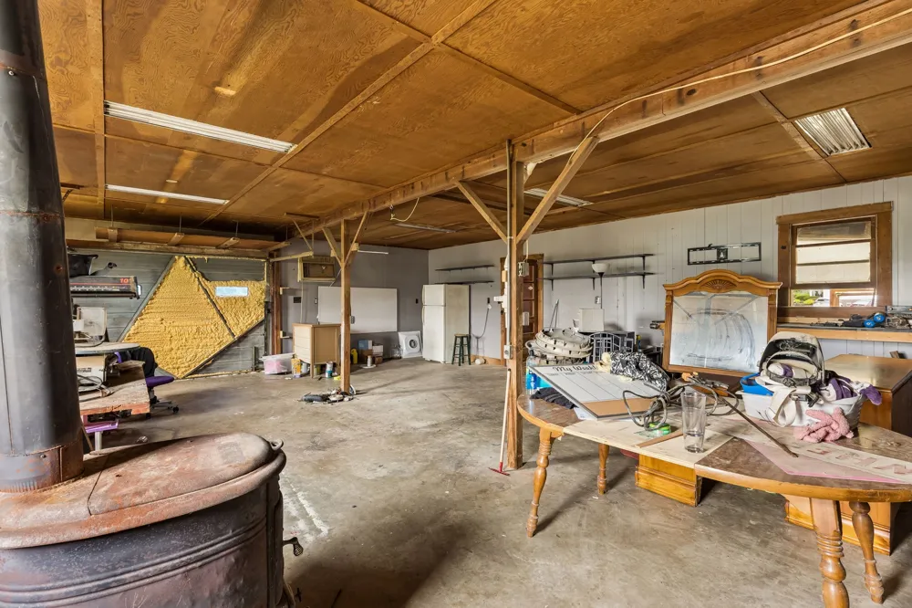 2270 Fall River Rd Leoma, TN 38468