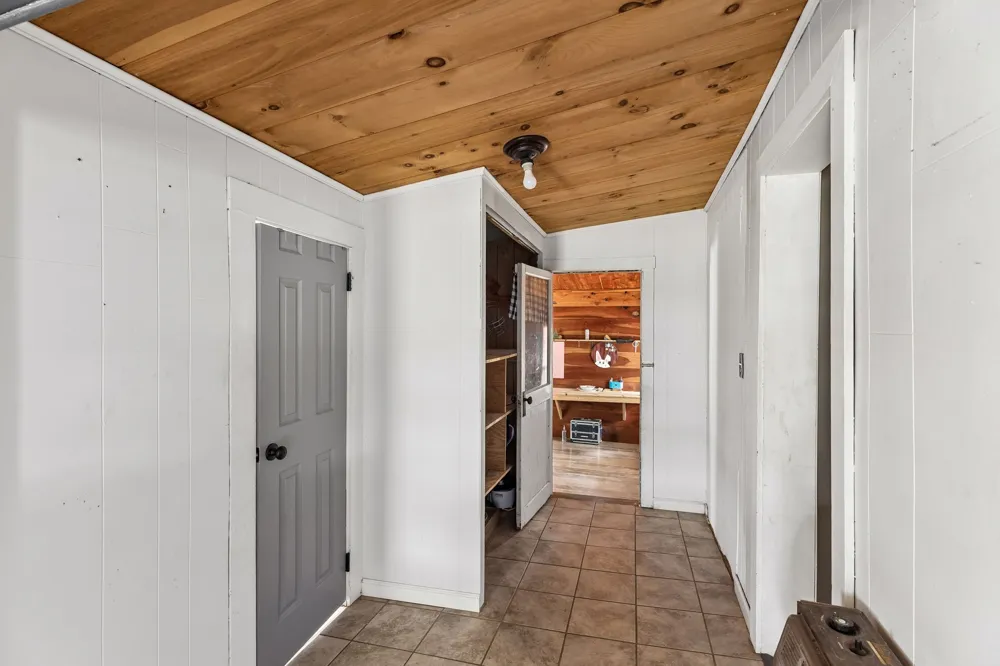 2270 Fall River Rd Leoma, TN 38468