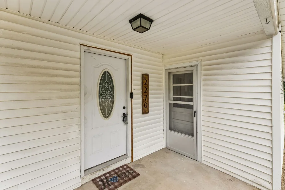 2270 Fall River Rd Leoma, TN 38468