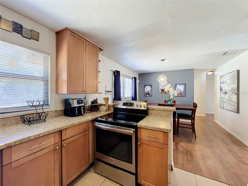 23 E HAMMON DRIVE Apopka, FL 32703