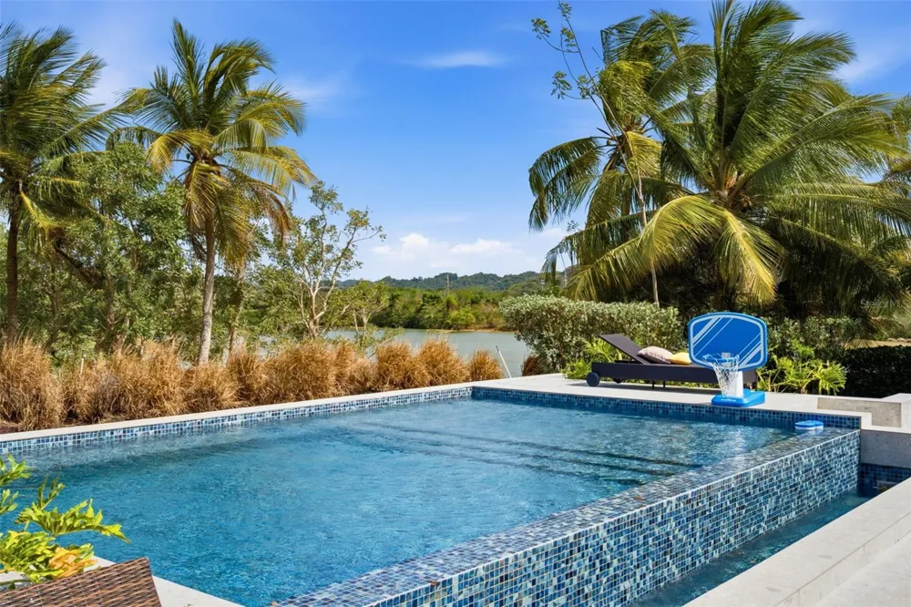 17 THE ENCLAVE Dorado, PR 00646