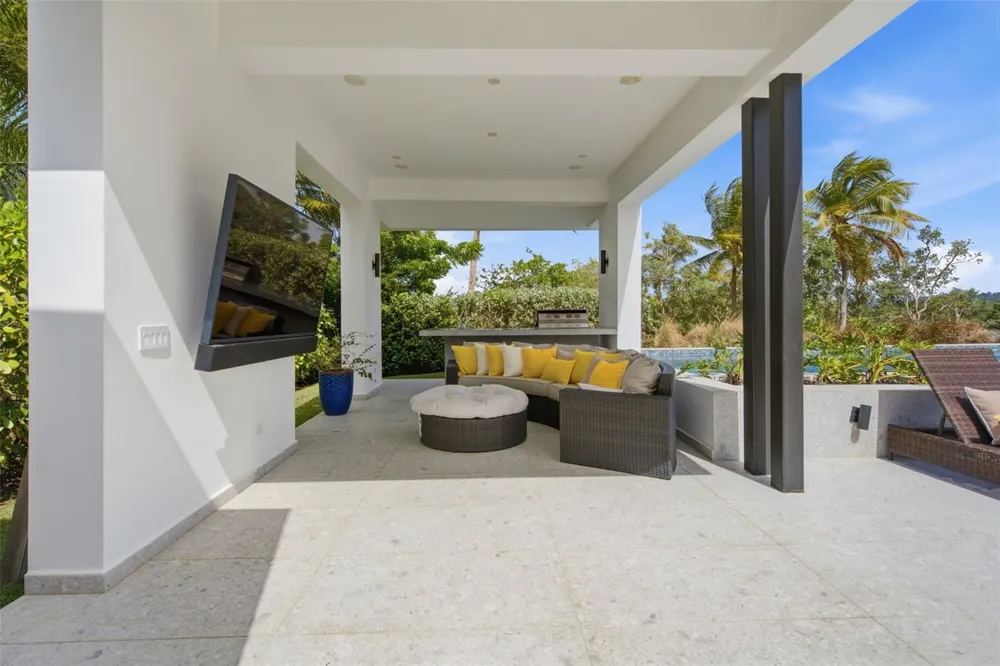 17 THE ENCLAVE Dorado, PR 00646
