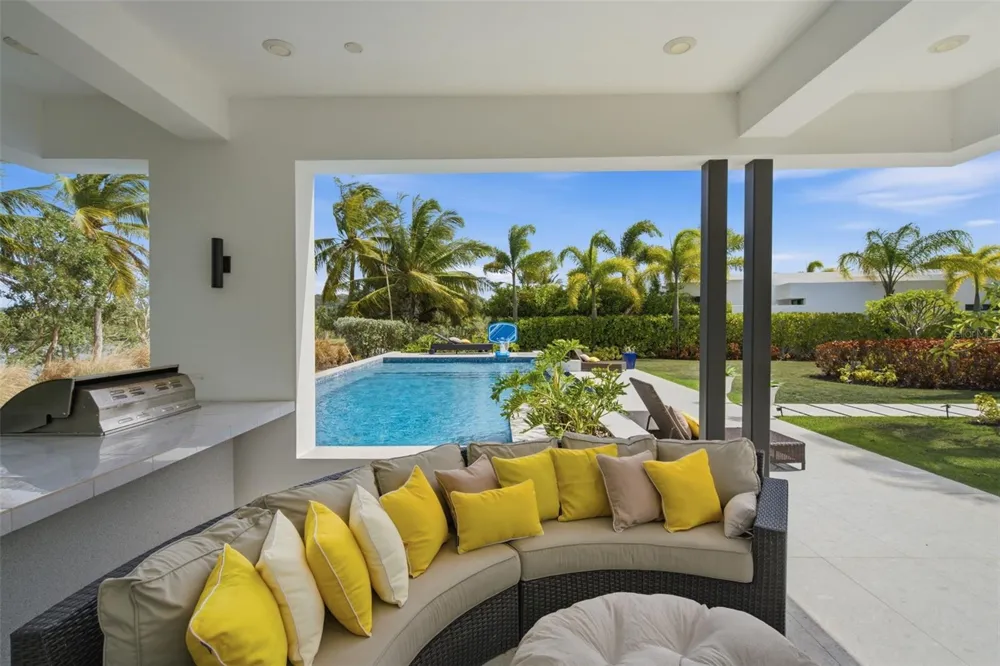 17 THE ENCLAVE Dorado, PR 00646