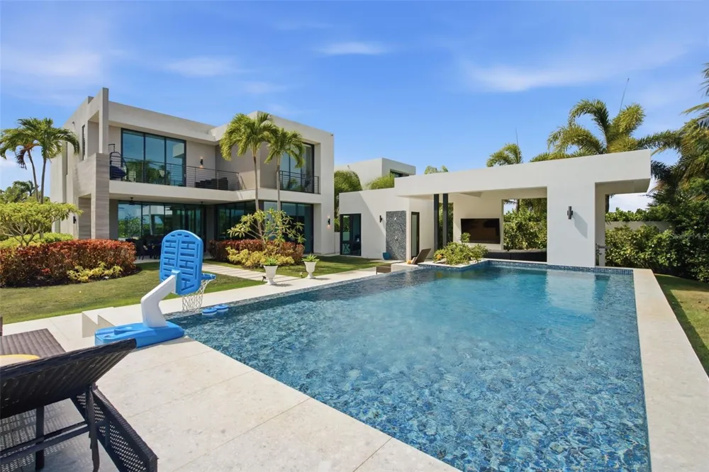 17 THE ENCLAVE Dorado, PR 00646