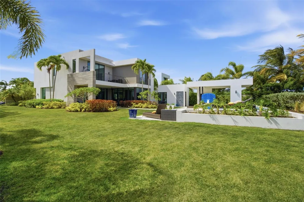 17 THE ENCLAVE Dorado, PR 00646