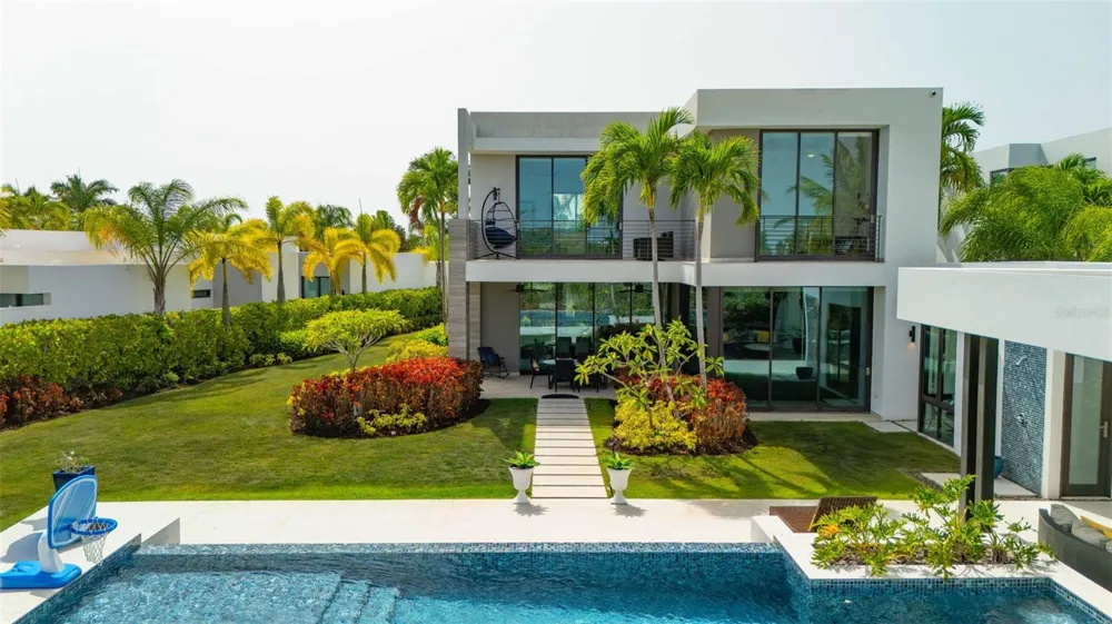 17 THE ENCLAVE Dorado, PR 00646