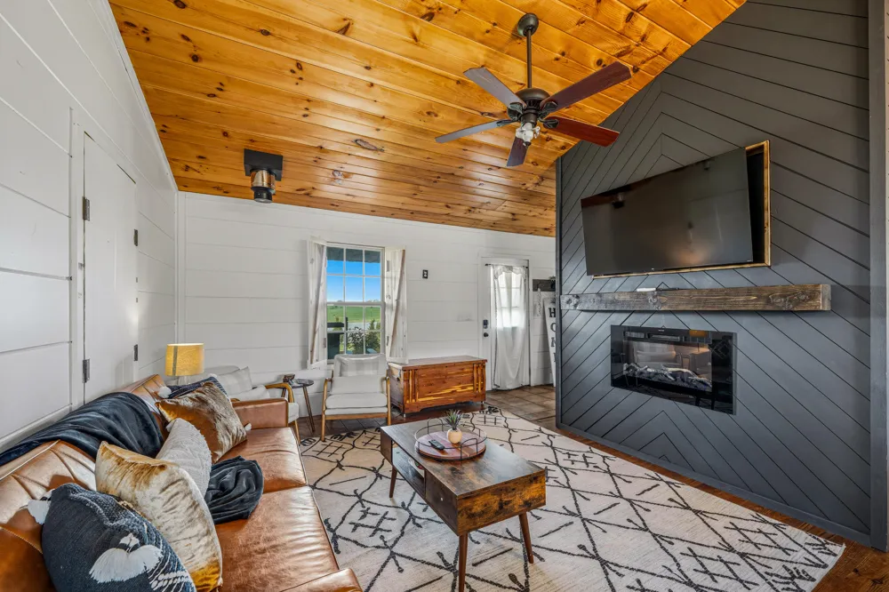 297 County Road 714 Valley Head, AL 35989