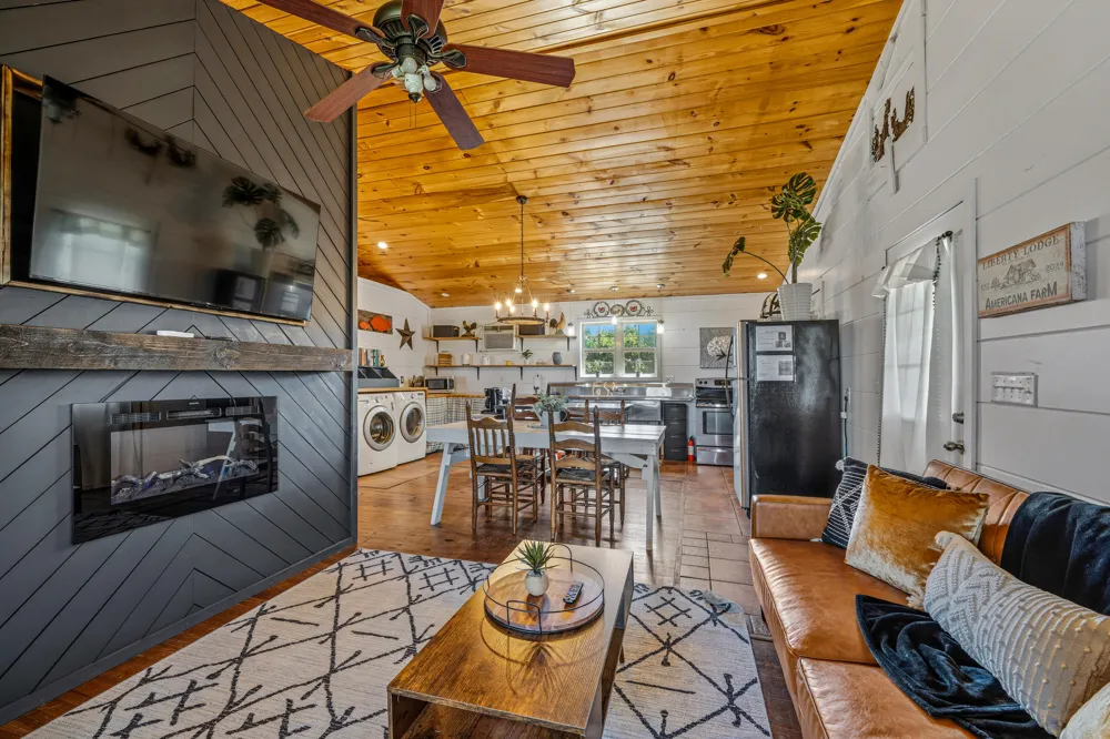 297 County Road 714 Valley Head, AL 35989
