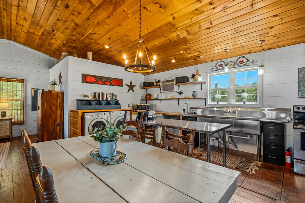 297 County Road 714 Valley Head, AL 35989