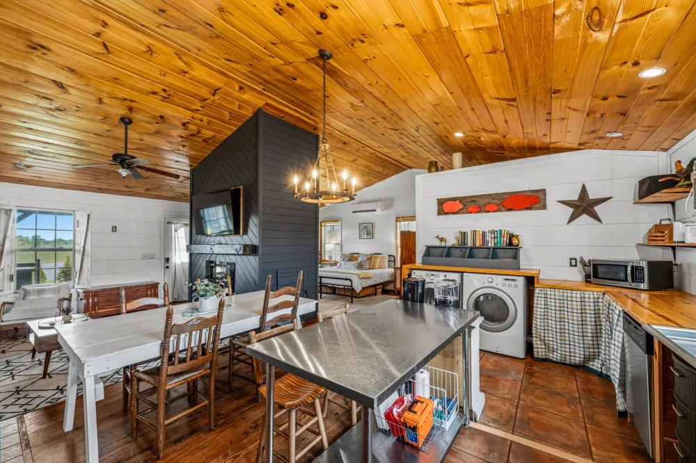 297 County Road 714 Valley Head, AL 35989