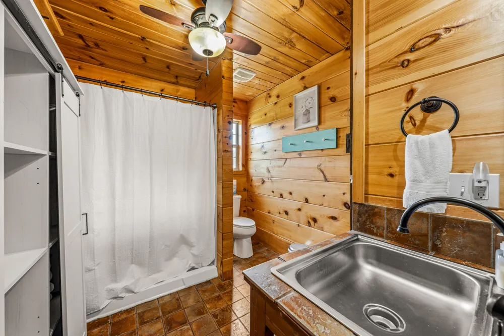 297 County Road 714 Valley Head, AL 35989