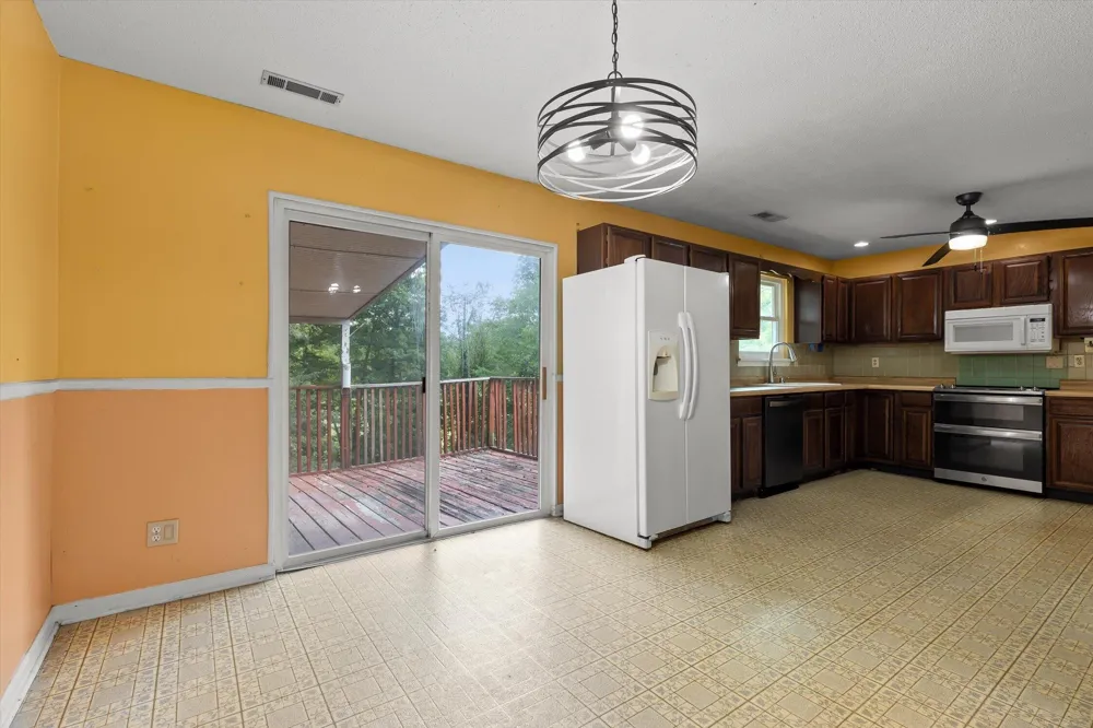 1128 Iris Drive Rossville, GA 30741