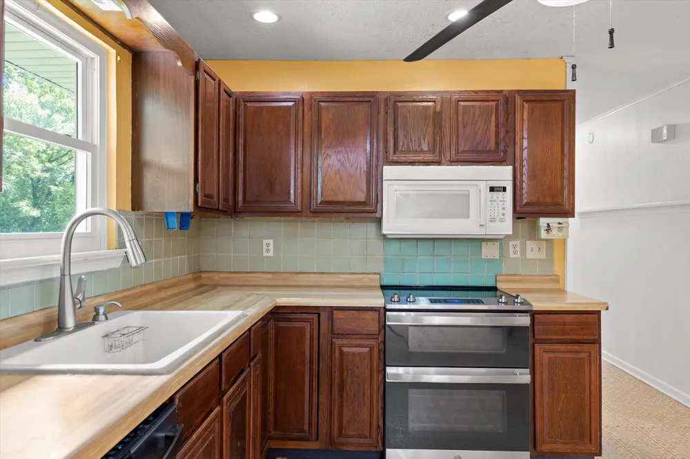 1128 Iris Drive Rossville, GA 30741