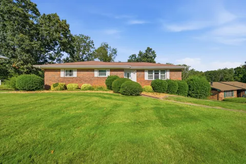 5912 Northwoods Drive