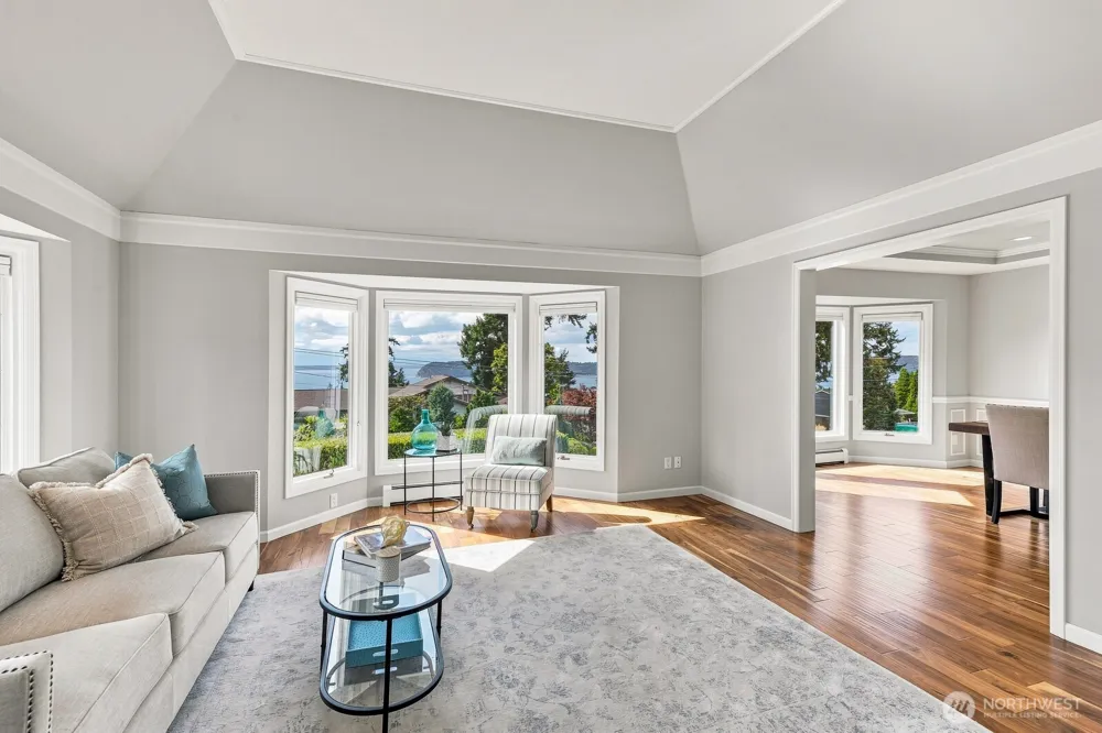 5927 Chennault Beach Drive Mukilteo, WA 98275