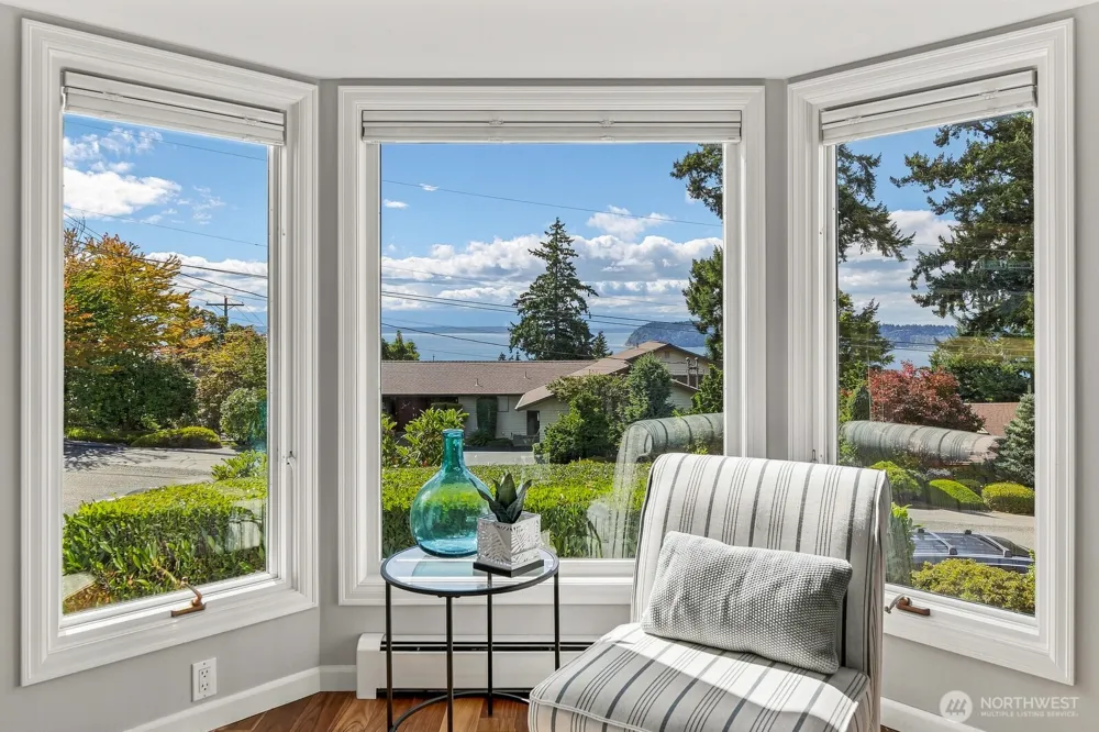5927 Chennault Beach Drive Mukilteo, WA 98275