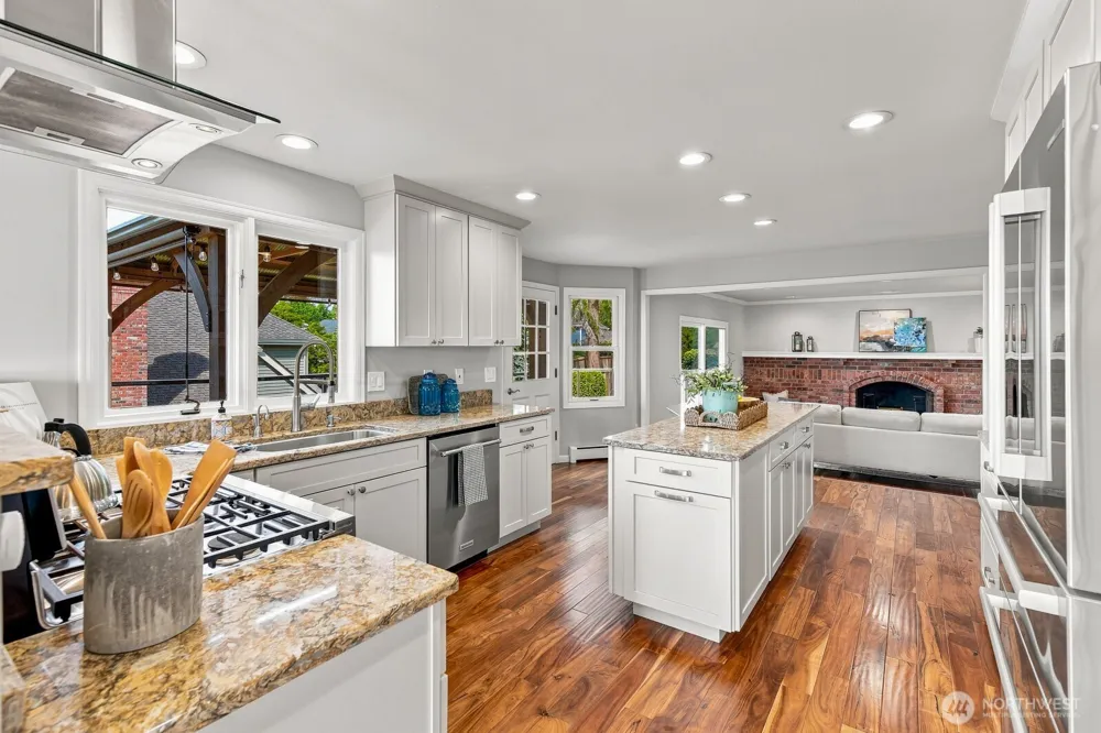 5927 Chennault Beach Drive Mukilteo, WA 98275