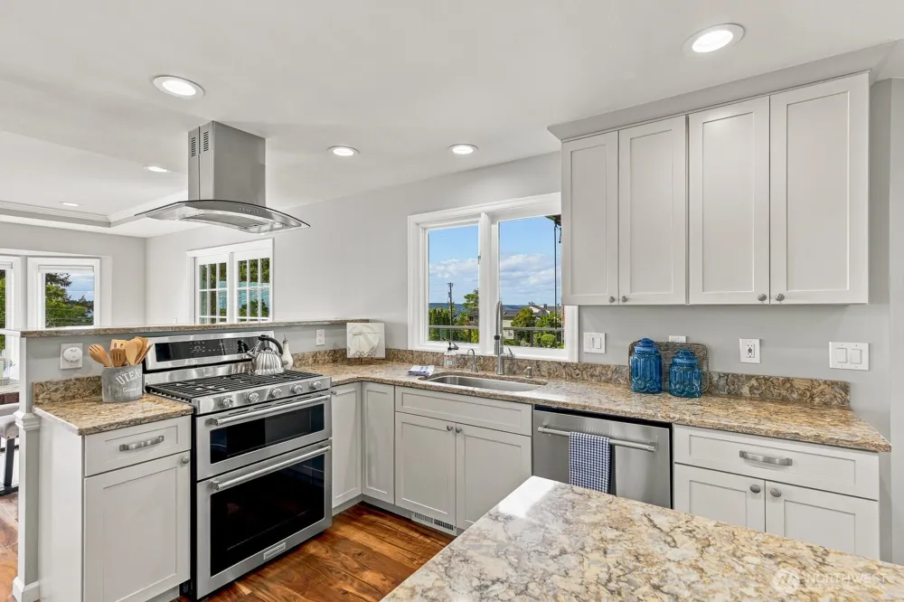 5927 Chennault Beach Drive Mukilteo, WA 98275