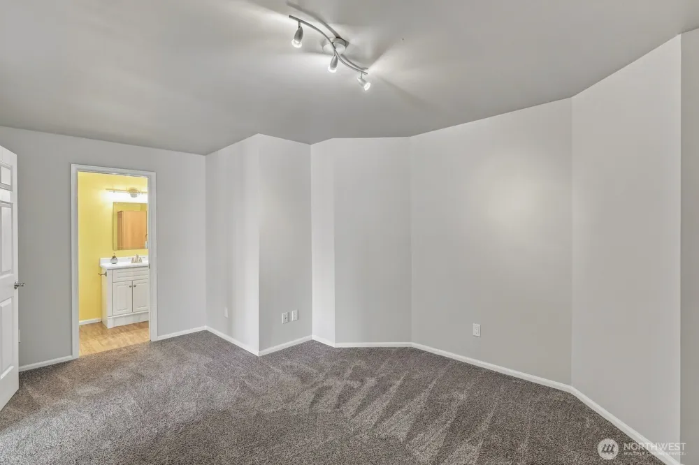 5927 Chennault Beach Drive Mukilteo, WA 98275