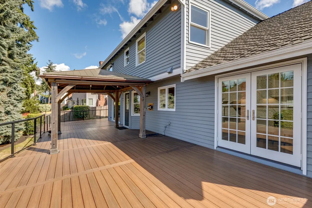 5927 Chennault Beach Drive Mukilteo, WA 98275