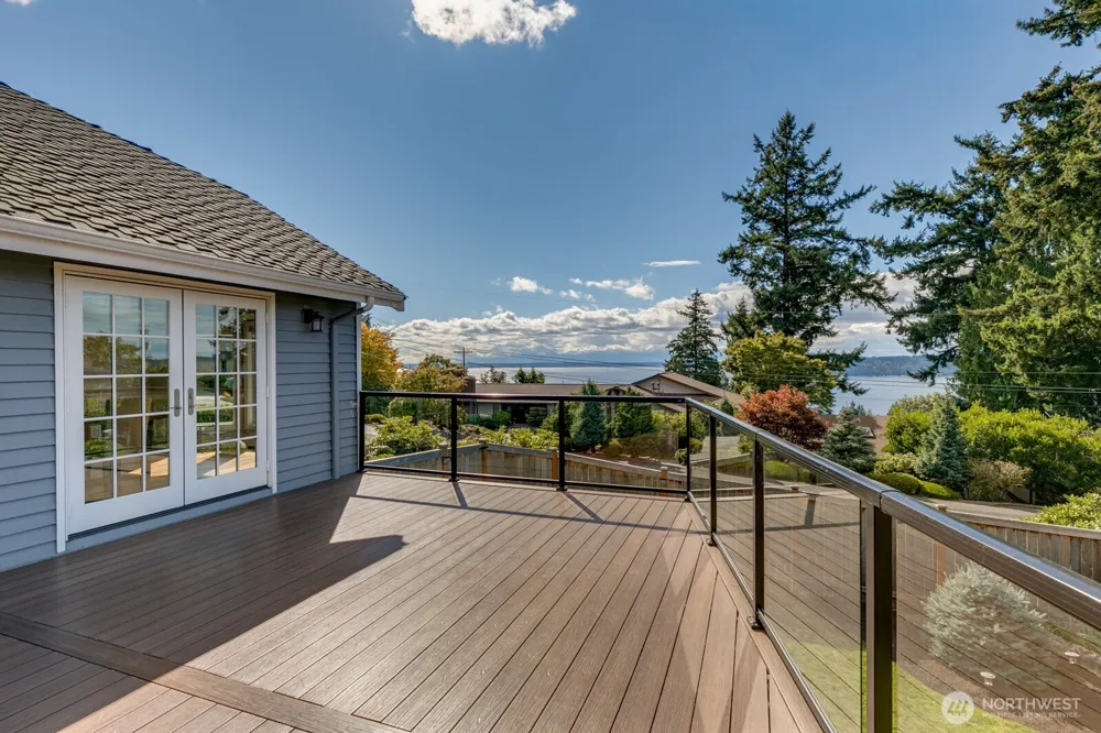 5927 Chennault Beach Drive Mukilteo, WA 98275