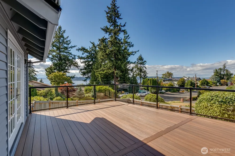 5927 Chennault Beach Drive Mukilteo, WA 98275