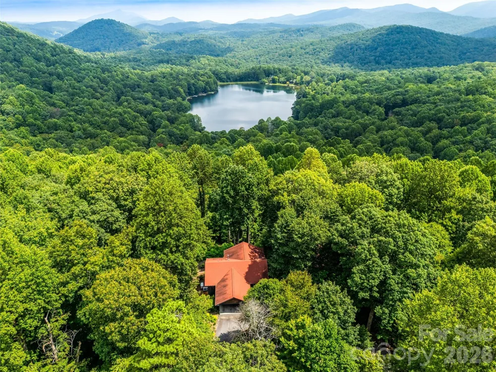 600 Tanglewood Lane Saluda, NC 28773