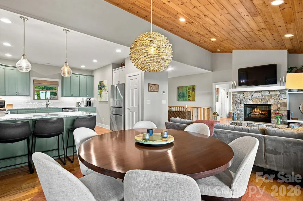 600 Tanglewood Lane Saluda, NC 28773