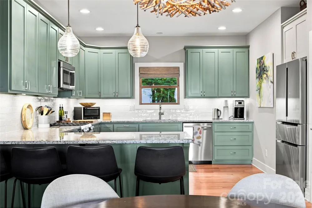 600 Tanglewood Lane Saluda, NC 28773