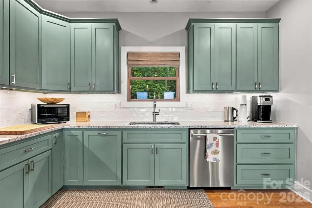 600 Tanglewood Lane Saluda, NC 28773