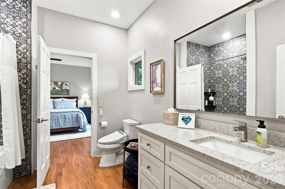 600 Tanglewood Lane Saluda, NC 28773