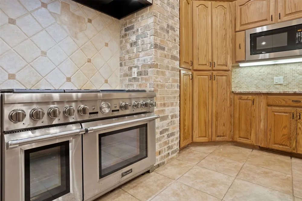 107 Hallie Court Georgetown, TX 78633