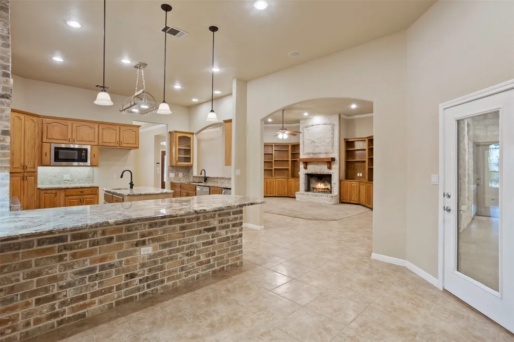 107 Hallie Court Georgetown, TX 78633