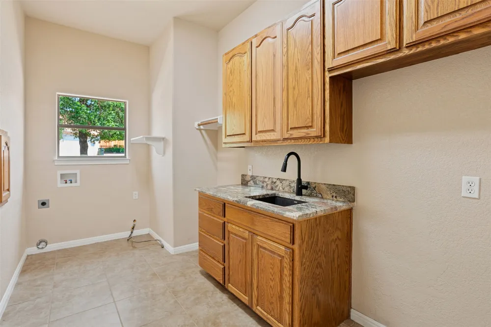 107 Hallie Court Georgetown, TX 78633