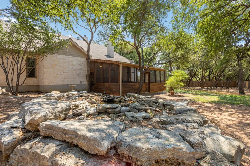 107 Hallie Court Georgetown, TX 78633