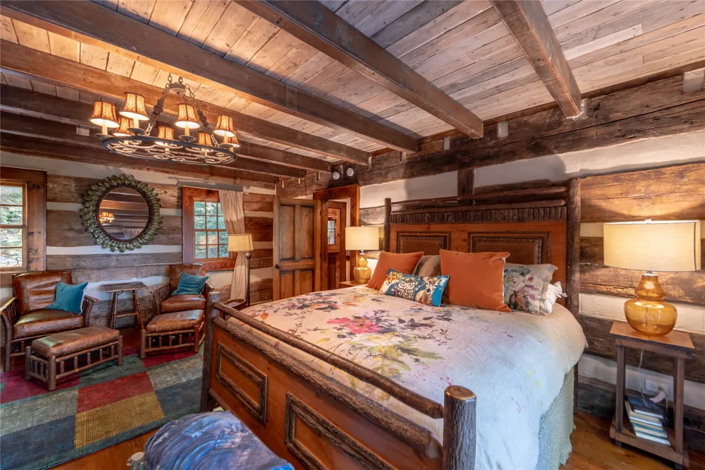 230 Toxaway Drive Lake Toxaway, NC 28747