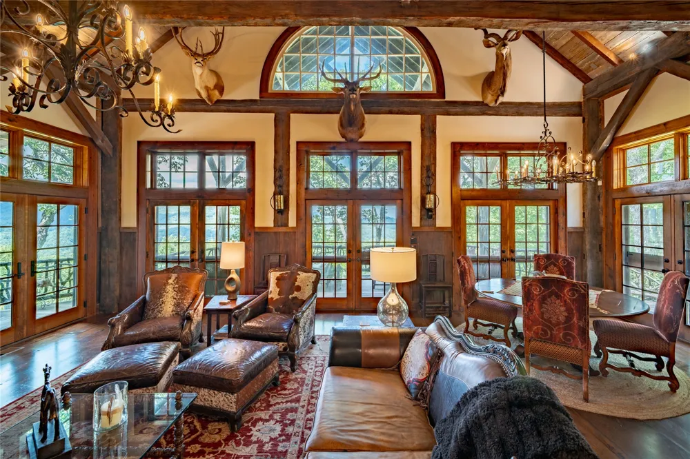 230 Toxaway Drive Lake Toxaway, NC 28747
